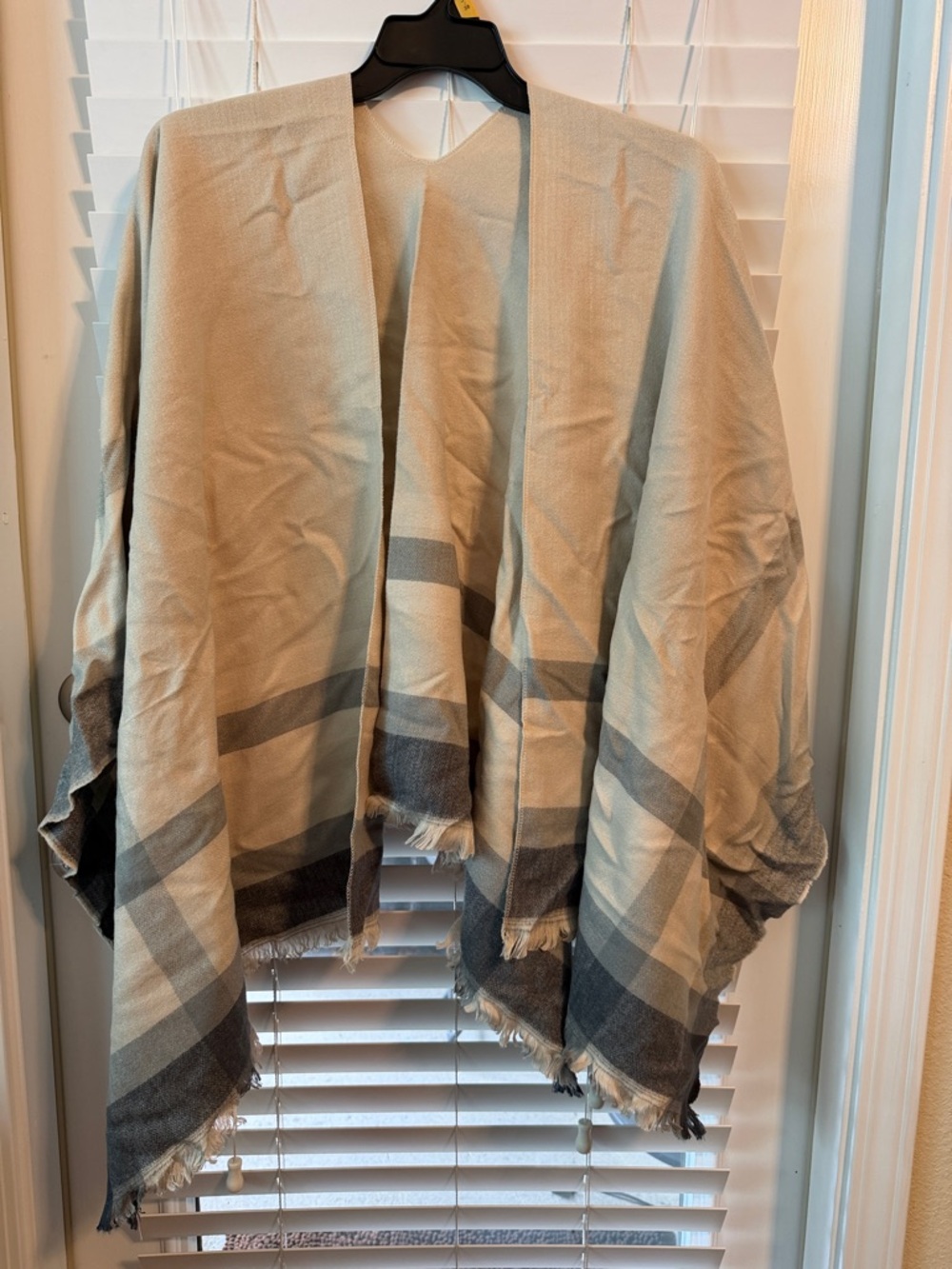 NWOT Never worn Gray Plaid Fringe Shawl Wrap